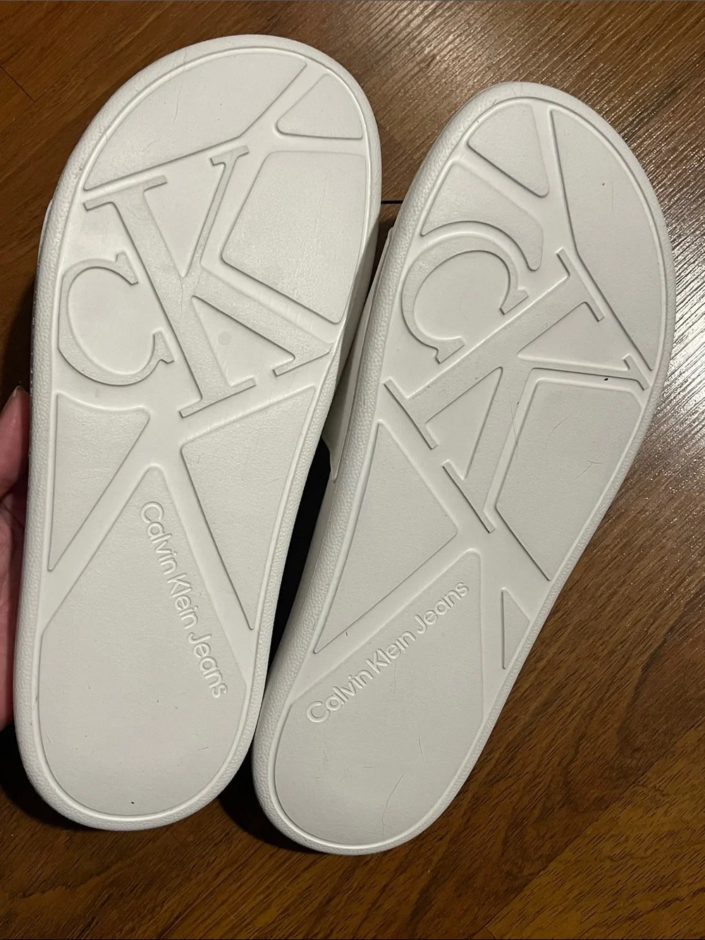 Calvin Klein minimal white